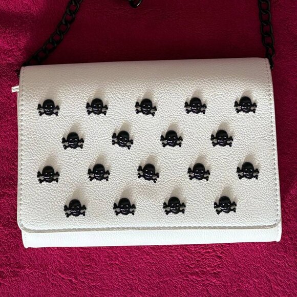 Betsey Johnson White And Black Skull Embellished Crossbody Bag - Picture 4 of 7